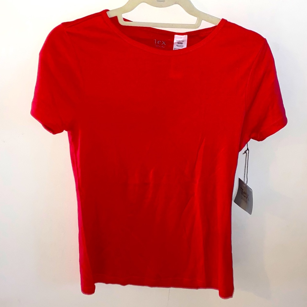 NWT Knit Coral T-shirt